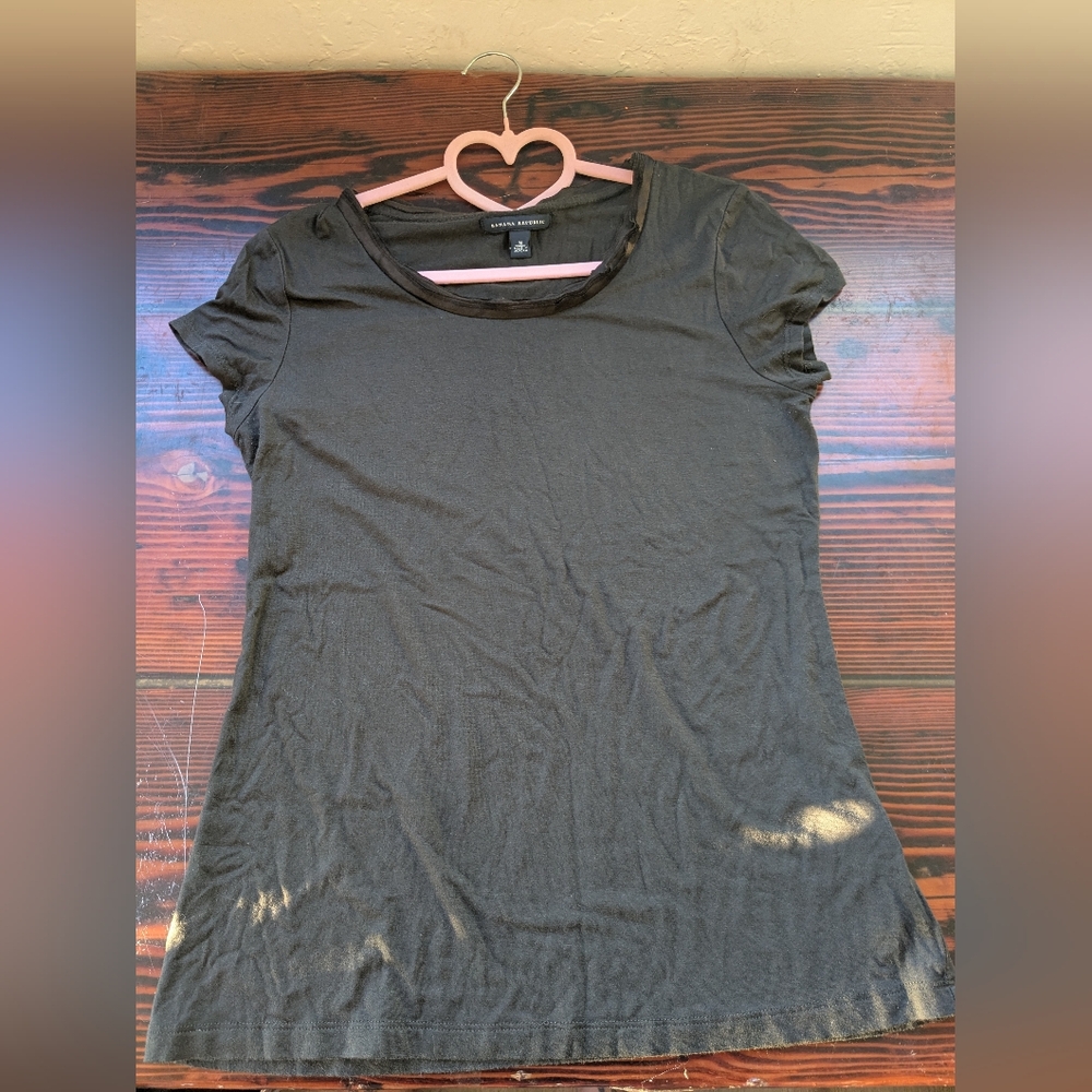 Banana Republic Luxe Modal Scoop Neck Tee – Charcoal, Size M